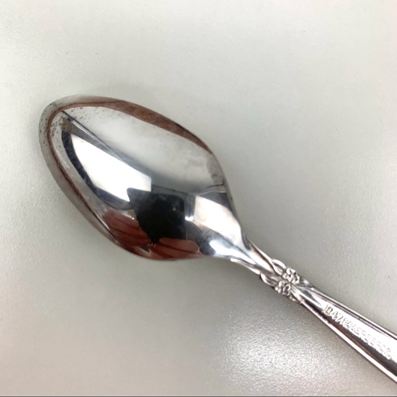 Rogers Bros. IS 1965 Vintage Silver Garland Pattern Demi-Tasse Spoons, Set of 5 - Picture 2 of 11